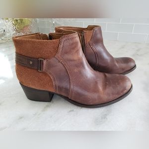 Clarks Weatern style bootie